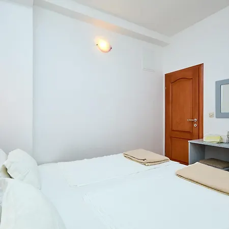 Beloc House Island 洛帕德