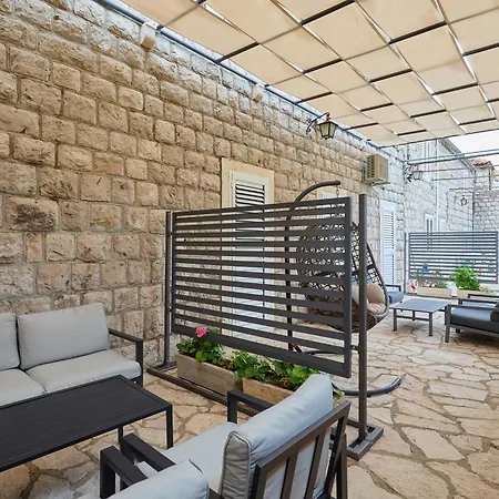 Beloc House Island 洛帕德