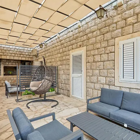 Beloc House Island * 洛帕德