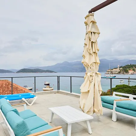 Beloc House Island *