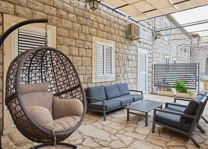 Beloc House Island *