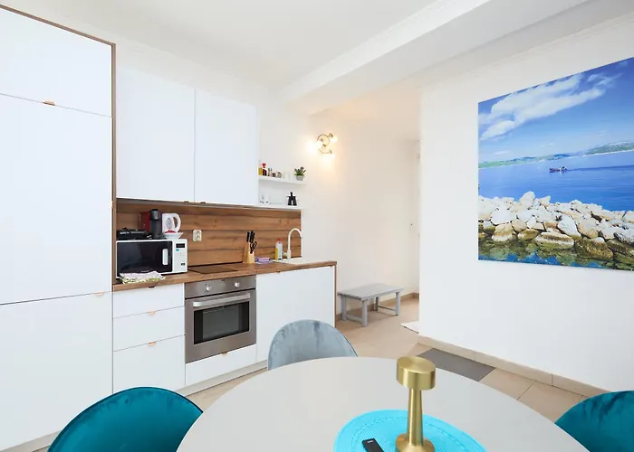 Beloc House Island *