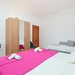 Apartman Beloc House Island