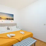 Apartman Beloc House Island