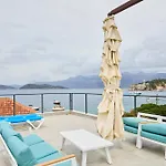 Beloc House Island *