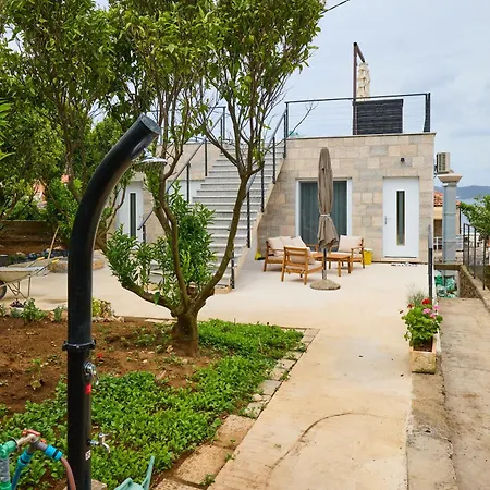 Apartment Beloc House Island *