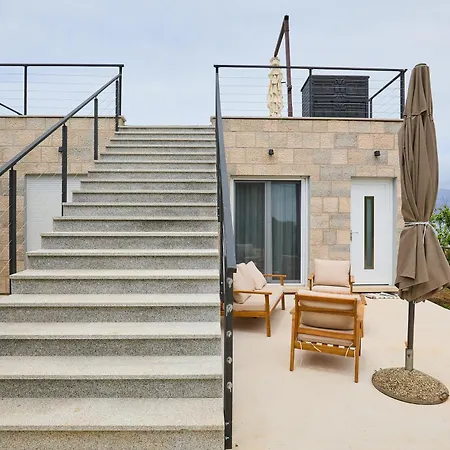 Beloc House Island *