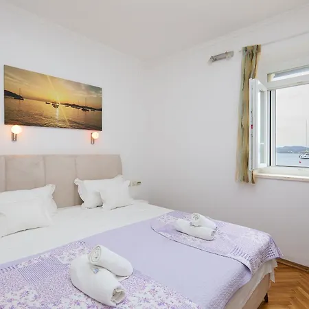 Apartment Beloc House Island