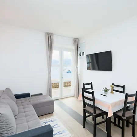 Beloc House Island Apartment
