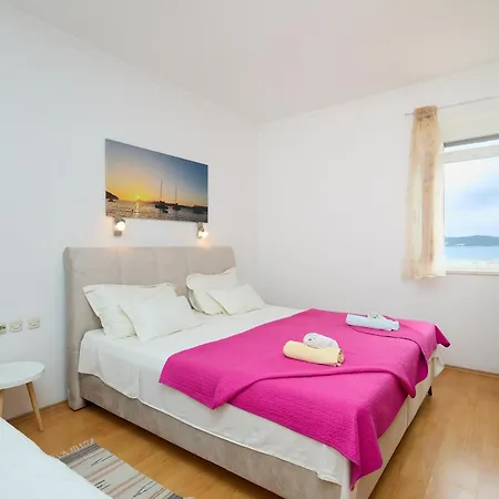 Apartment Beloc House Island *