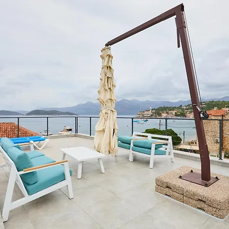 Beloc House Island