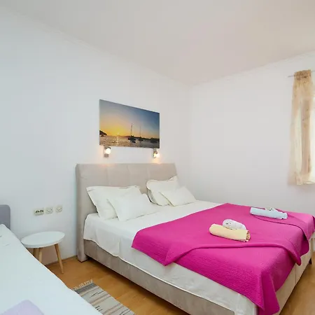 Beloc House Island Апартаменты Лопуд